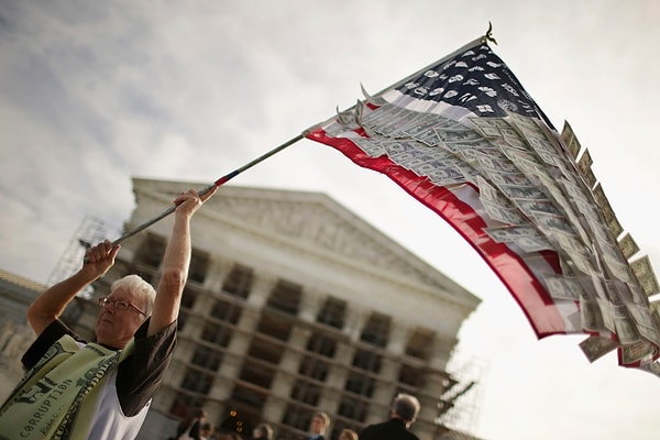 7. "Темные деньги: скрытая история миллиардеров за подъемом правых радикалов", Джен Мейер