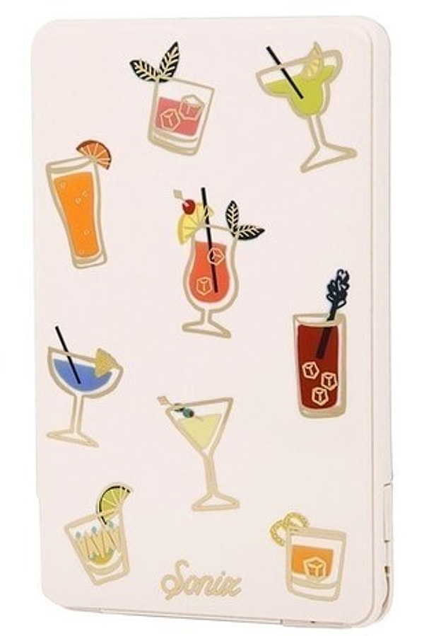 11. Портативный аккумулятор в необыкновенно милом кейсе