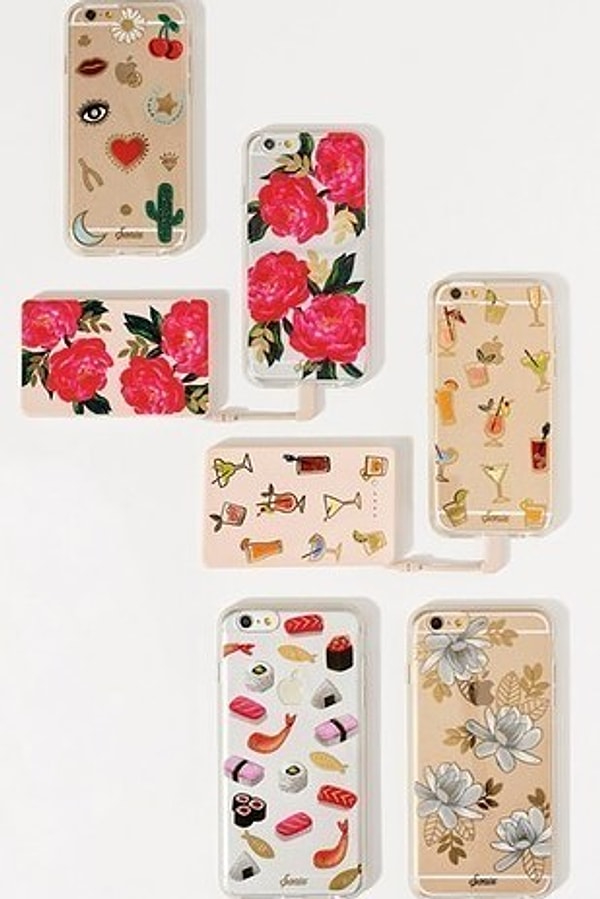 11. Портативный аккумулятор в необыкновенно милом кейсе