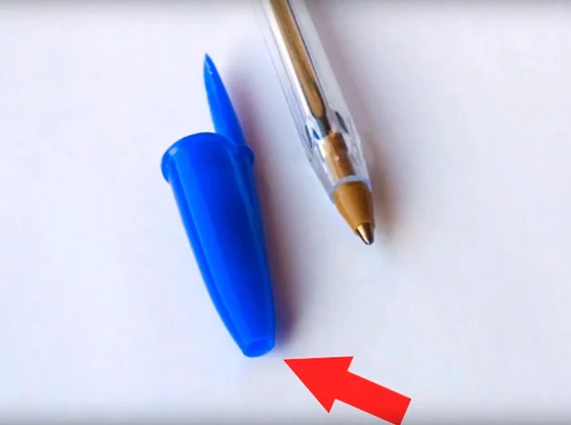 Зачем в колпачке шариковой ручки имеется отверстие?