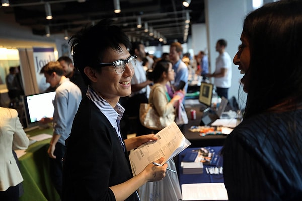 5. Они первые, кому вы сообщаете новости