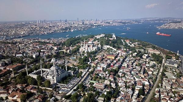 Emniyet Genel Müdürlüğü’nün verilerine göre Türkiye'nin en büyük kenti İstanbul, suç işleme oranıyla ilk sırada yer alıyor.