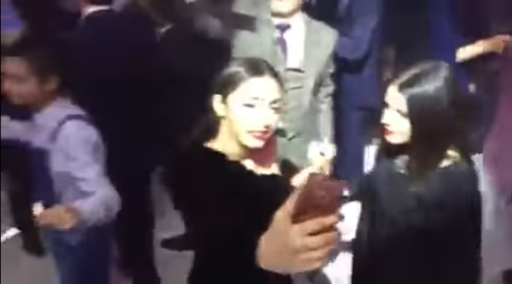 Paris'te Yaşayan Türkler Düğünde Çiftetelli Sırasında 'Mannequin Challenge' Yaptılar