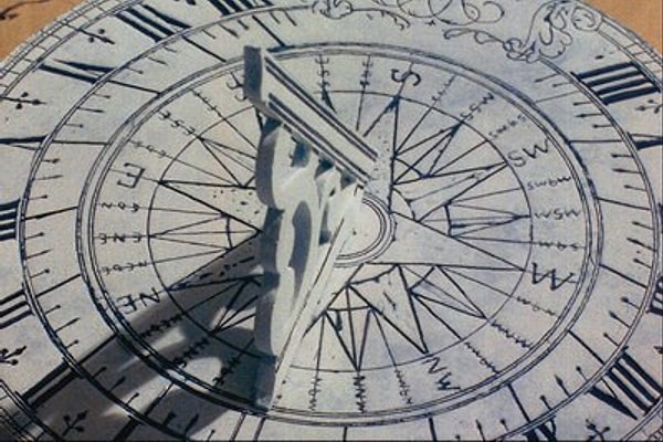 2. По какому календарю изначально праздновали Новый год?