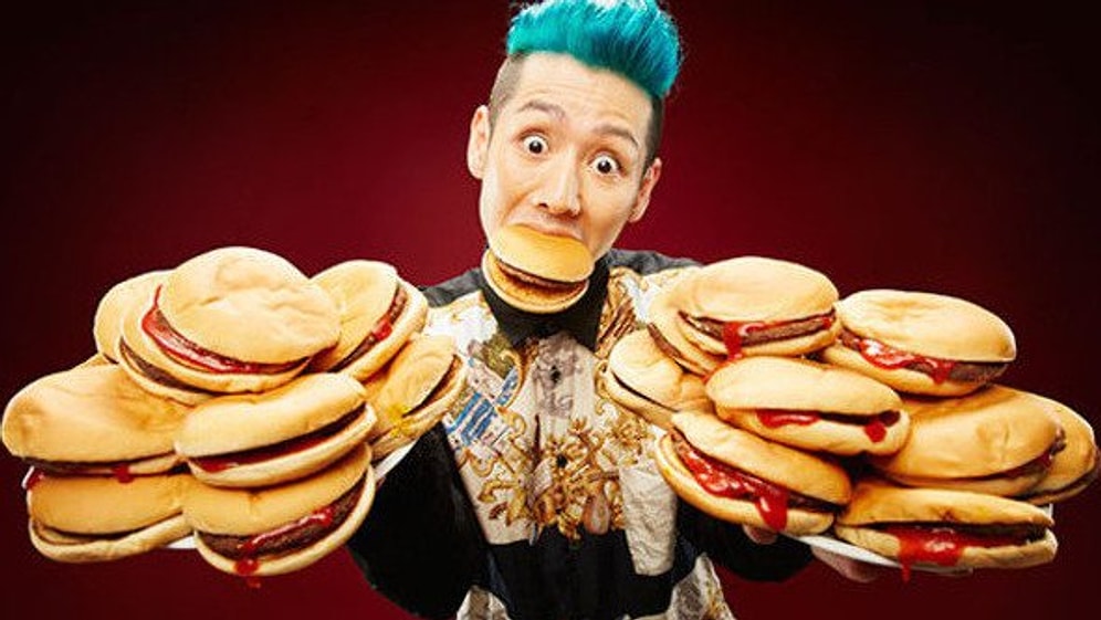 3 Dakika İçerisinde Hamburger Yeme Rekoru