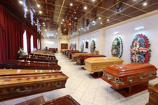 12. Вы никогда не узнаете, сколько людей придет на ваши похороны, и какой след вы оставите после себя.