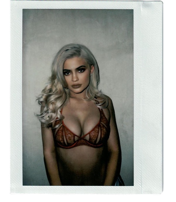 От прежней Кайли почти ничего не осталось.