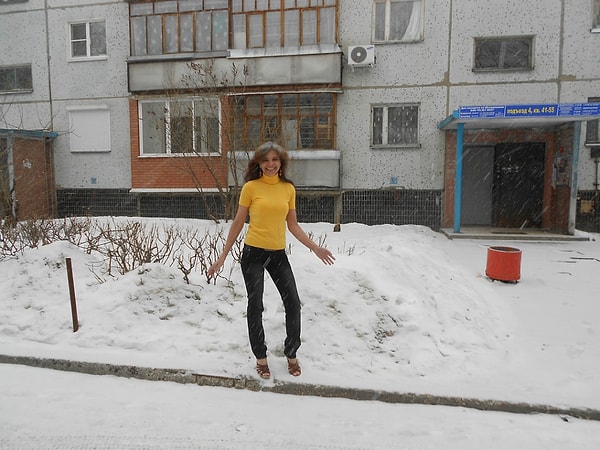 4. Причем раньше у нее была дикая аллергия на мороз, сопровождающаяся множеством болезней