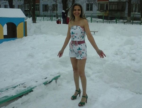 8. Фигура у Галины как у молодой девушки, но она специально не красит волосы, чтобы было видно, что она не молодящаяся старушка, а взрослая ухоженная женщина