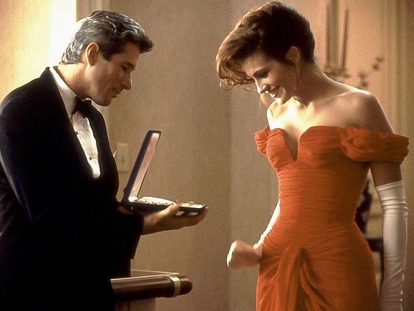 Вы проявляете свою любовь при помощи подарков!