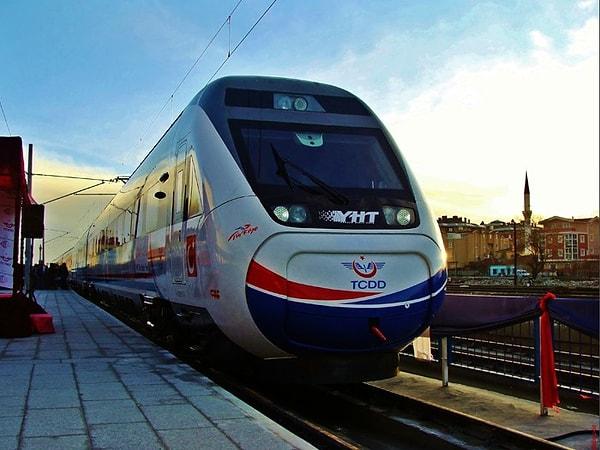 Projeler arasında en dikkat çekenlerden biri ise hızlı tren projesi şüphesiz. Ankara-İstanbul YHT Projesinin ilk etabını oluşturan Ankara-Eskişehir hattı 2009 yılında hizmete açıldı.