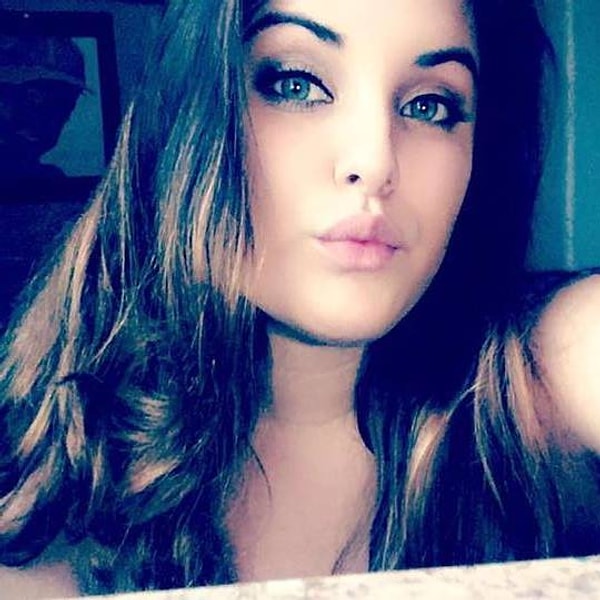 Недавно девушка покончила с собой. Причиной тому стала травля одноклассников.