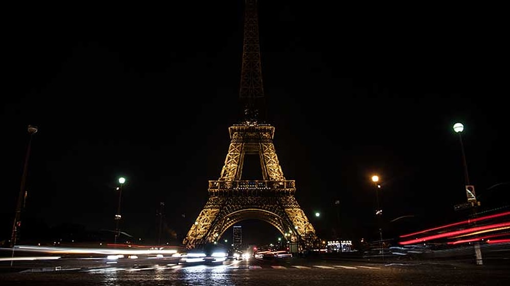 Paris’in Simgesi Eyfel Kulesi Halep İçin Karardı
