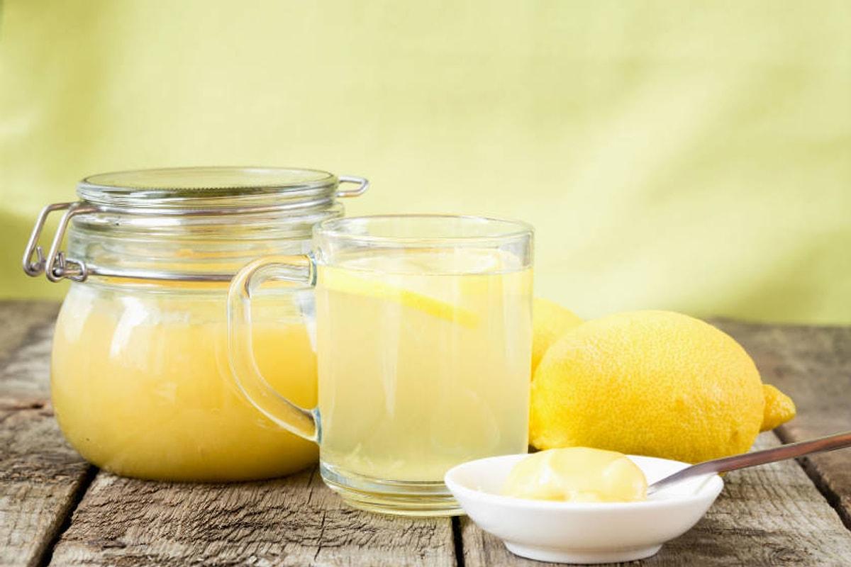Сок лимона с медом. Мёд донниковый. Лимонно-медовый кисель. Лимонный сок и мед. Вода с лимоном и медом.