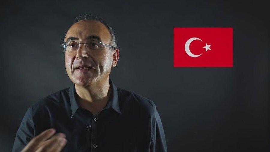 Sunay Akın�dan Türk Bayrağı�nın Öyküsü