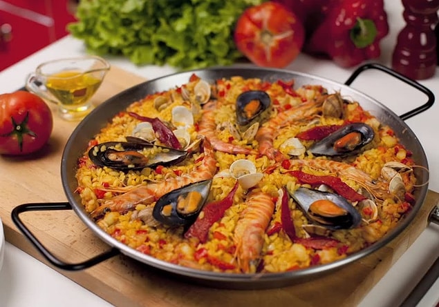 2. Risotto sevenlere alternatif: Paella