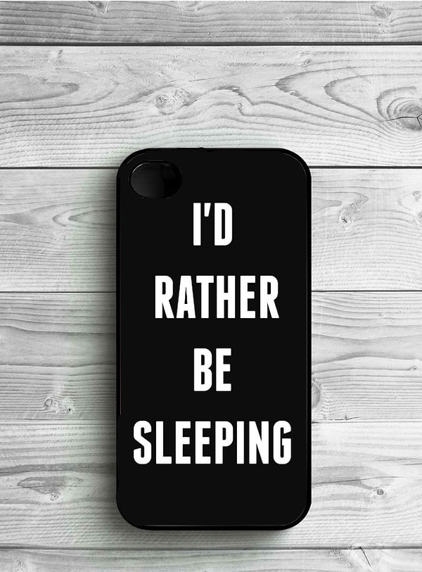 15. Чехол для телефона с надписью "Я бы лучше поспал"