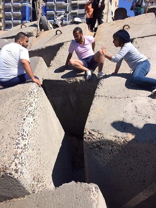 This legendary rescue where a group of people saved a dog who was stuck for 5 days after he fell into the rocks.