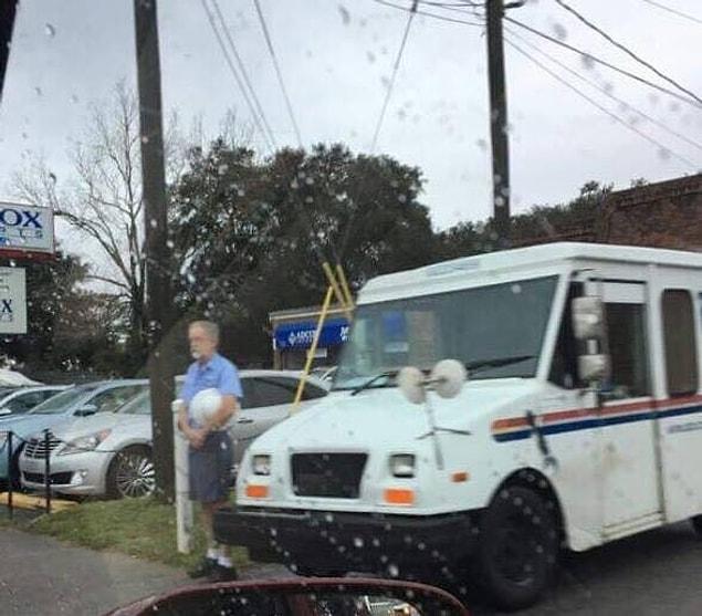 31. This mailman who got out of his car to show his respect to a World War II veteran who had passed away.