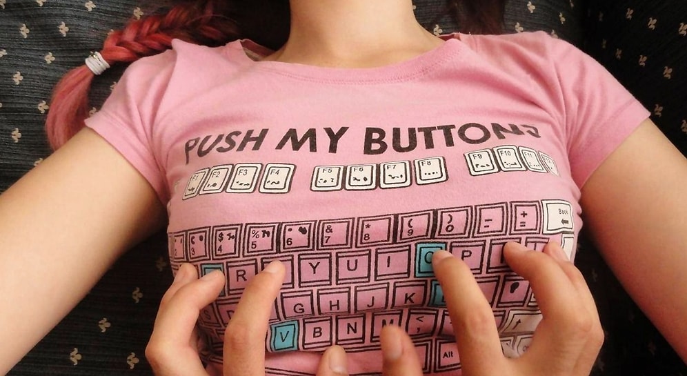 14 проблем, которые поймут только обладательницы большой груди