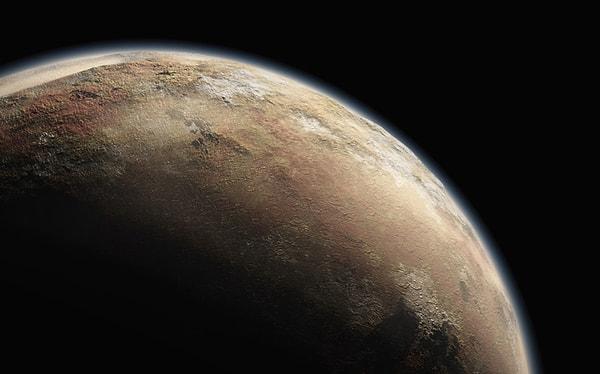 15. Bir gezegen olarak tanınıp, gezegenlikten çıkarıldığı süre içerisinde Plüton, tek bir yörüngesini dahi tamamlayamadı.