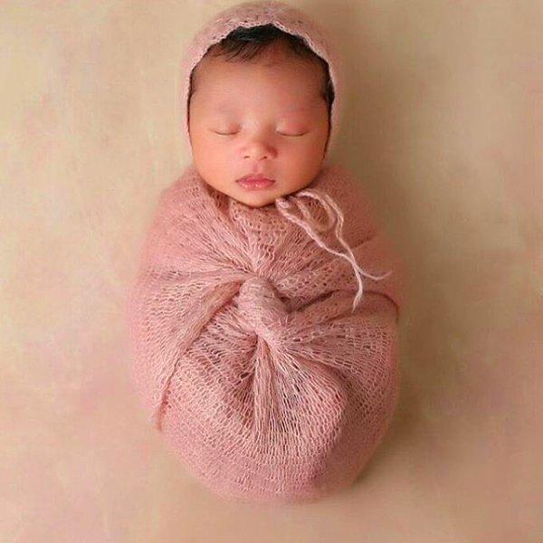 6. Kobe Bryant, kızı Bianka Bella'nın dünyaya geldiğini Instagram hesabından bu minnoş mu minnoş fotoğraf ile duyurdu.