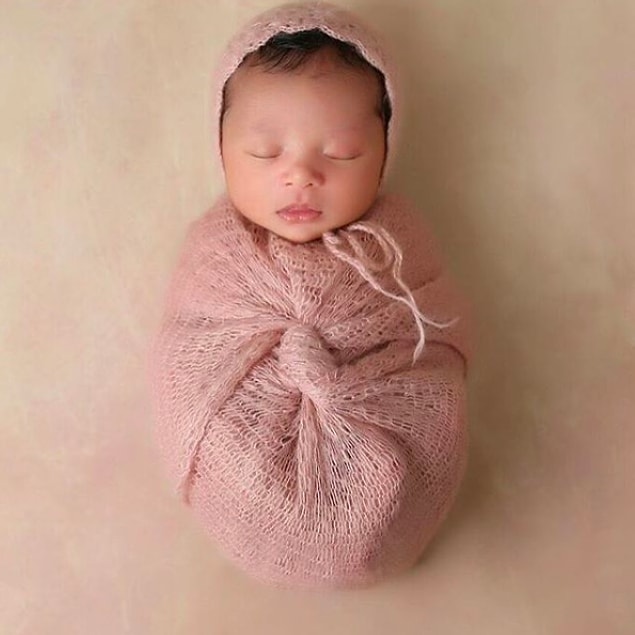 6. Kobe Bryant, kızı Bianka Bella'nın dünyaya geldiğini Instagram hesabından bu minnoş mu minnoş fotoğraf ile duyurdu.