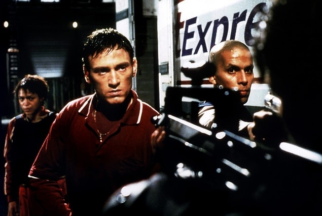 48. Nid de guêpes / Katiller Yuvası (2002) | IMDB: 6,9