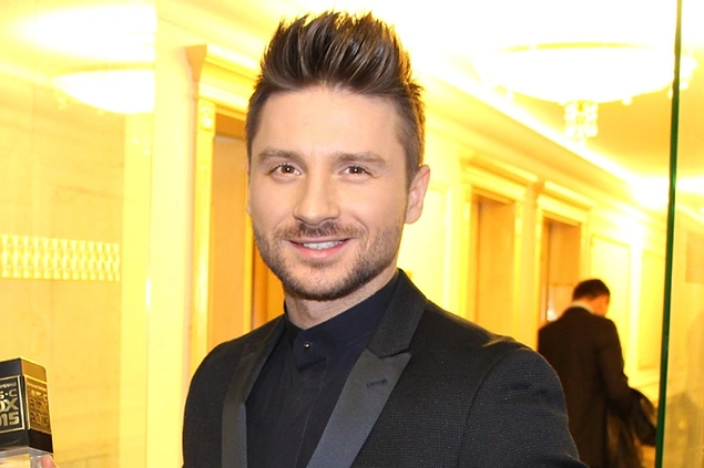 Bolshinstvo poklonnikov talantlivogo pevsa poradovalos za nego i podderjalo v reshenii ostavit svoyu lichnuyu jizn za predelami dostupnosti press