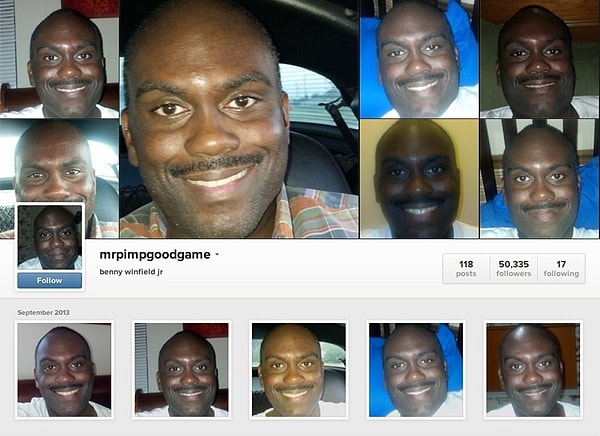 13. Все их селфи похожи друг на друга как две капли воды. Меняются только одежда и фон.