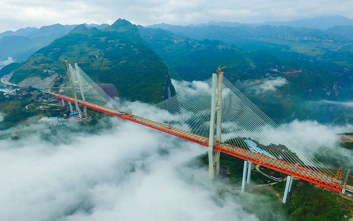 Dünyanın En Yüksek Asma Köprüsü Çin'de Açıldı