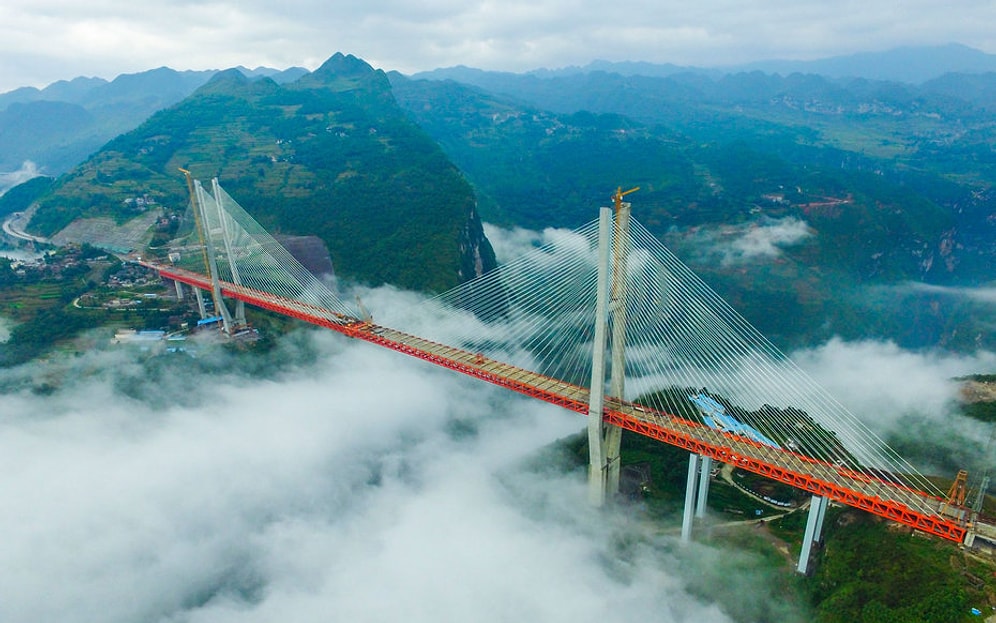 Dünyanın En Yüksek Asma Köprüsü Çin'de Açıldı