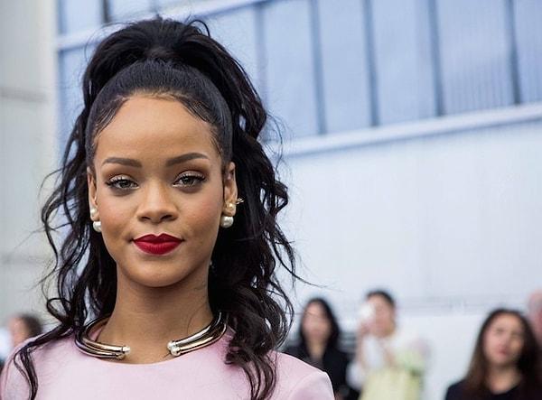1. Her yaptığı olay olan Rihanna, bir röportajında yatakta bağlanmaktan ve itaat etmekten çok hoşlandığını itiraf etmişti.