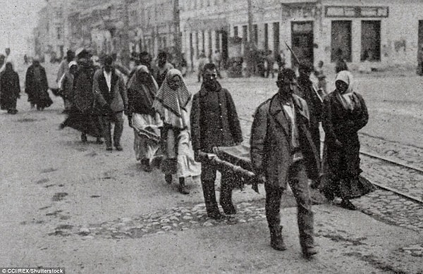 İşte böylesine korkunç bir dönem yaşanmış o dönemlerde Rusya'da.