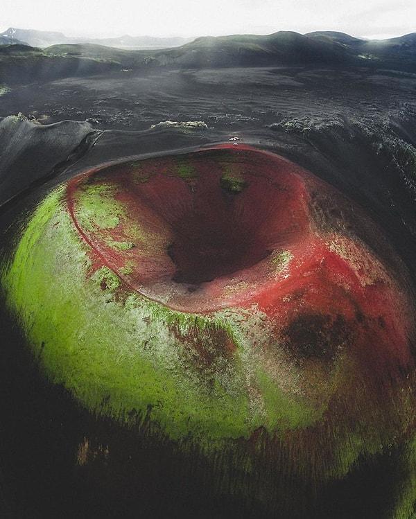 10. Paslı bir krater.