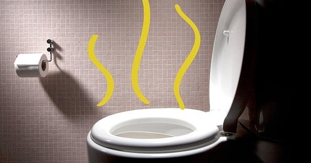 3. The color and the smell of your pee are determined by several factors.