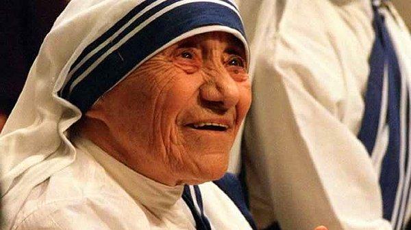 11. Hayırsever Misyonerler Cemaati'nin kurucusu, 1979 Nobel Barış Ödülü sahibi Rahibe Teresa 87 yaşında hayata gözlerini yumdu.