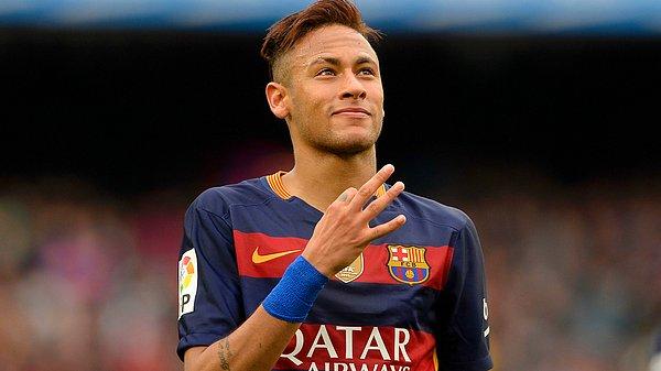 2. Şu an La Liga ekiplerinden Barcelona'da oynayan, forvet ve sol açık mevkilerinde görev yapan Brezilyalı futbolcu Neymar dünyaya geldi.