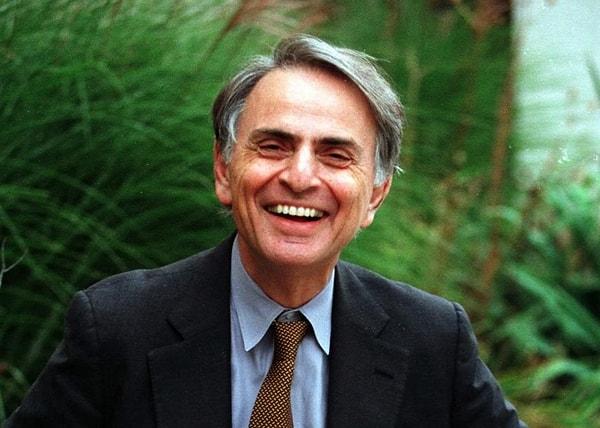 10. ABD'li gökbilimci, astrobiyolog Carl Sagan