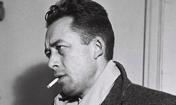 3. Camus harika bir öğrenciydi. Belki de bu yoksulluğun da verdiği azmin etkisiyle liseyi burslu kazanmıştı.