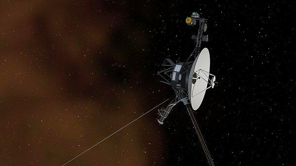 1. Voyager 1 - 18.8 milyar kilometre