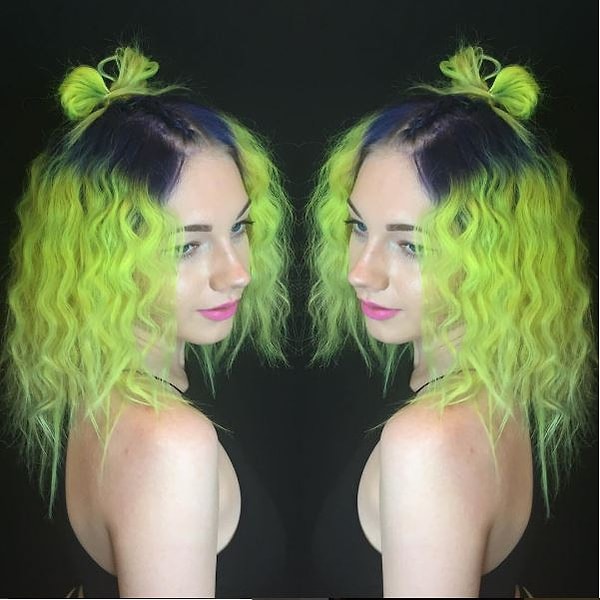 И вот перед нами снова дефилируют девушки с крупными и мелкими зигзагами.