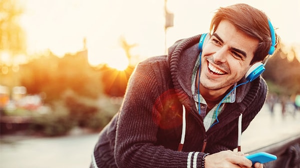 1. Ученые выяснили, что музыка, которую мы слушаем, влияет на наше восприятие мира