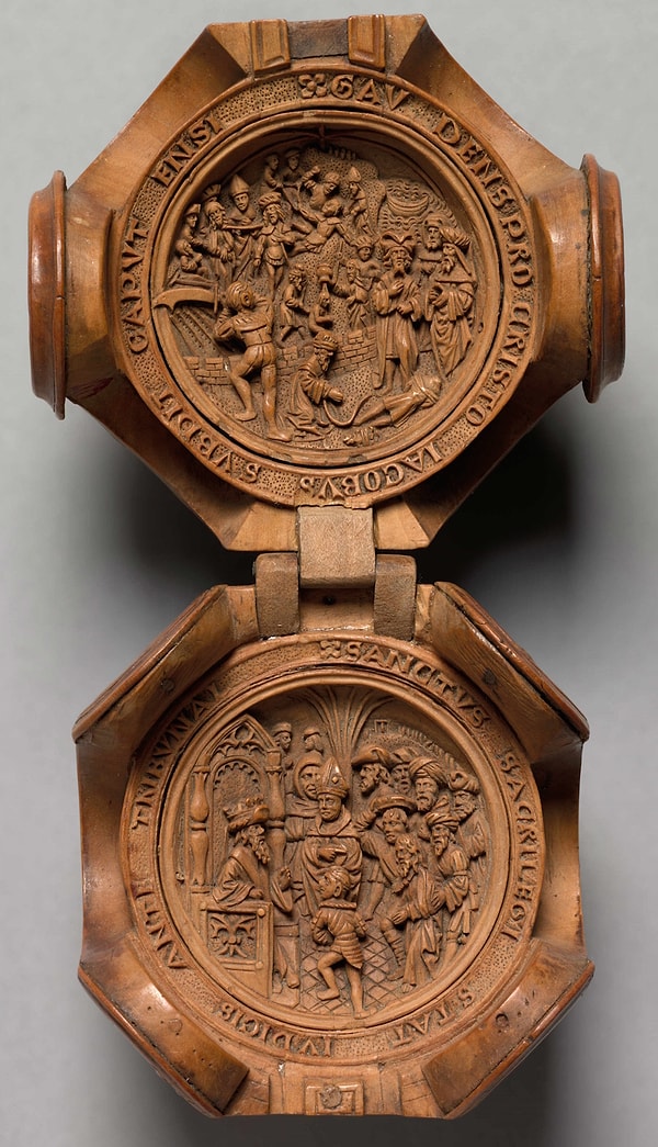 3. Экспонаты выставки под названием Small Wonders: Gothic Boxwood Miniatures, которая пройдет в Художественной галереи Онтарио, были исследованы с помощью компьютерной томографии директорами и консерваторами галереи совместно с музеями Rijksmuseum и Metropolitan.