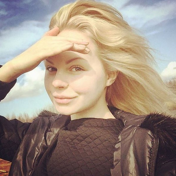 3. К счастью, ни сама певица, ни ее продюсер не пострадали.