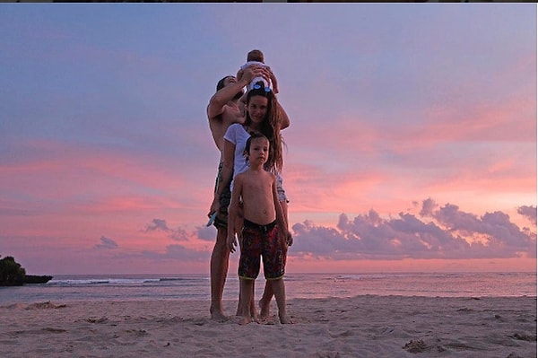 3. Однако теперь, когда младший сын Айзы немного подрос, Анохины вновь возвращаются на Бали.