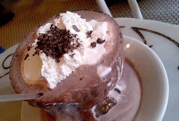 5. Горячий шоколад со снегом.