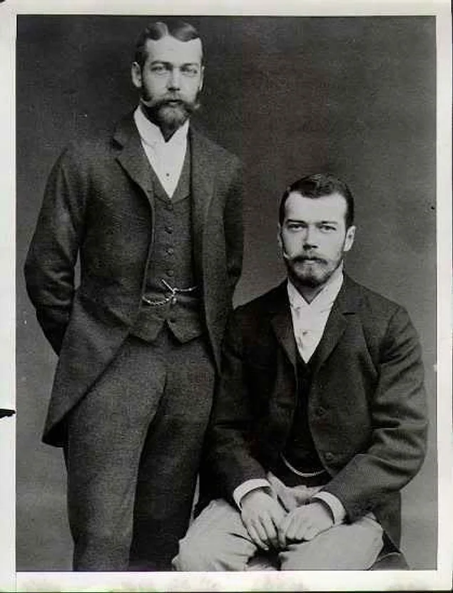 Король Соединённого Королевства Великобритании и Ирландии Георг V и его брат - император Всероссийский Николай II.