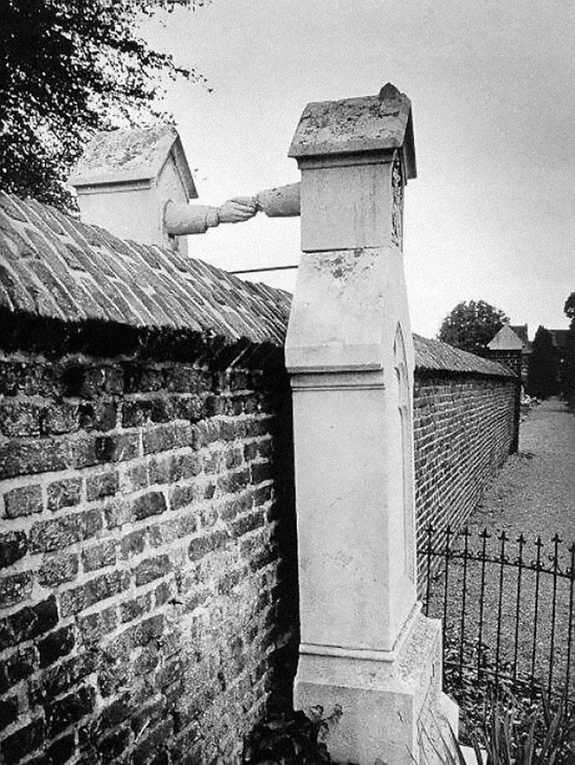 Husband - Protestant wife - Catholic. The community is not allowed to bury them in a cemetery. The Netherlands, 1888.