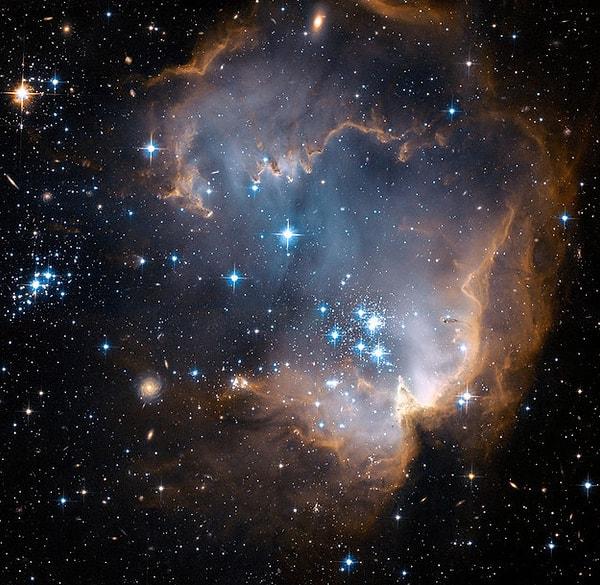 20. Bu genç yıldızlar Küçük Magellan Bulutunda bulunuyorlar. Peki bizden ne kadar uzaktalar?